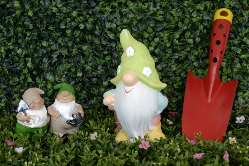 sasu-COURMES-min_garden-gnome-1404358